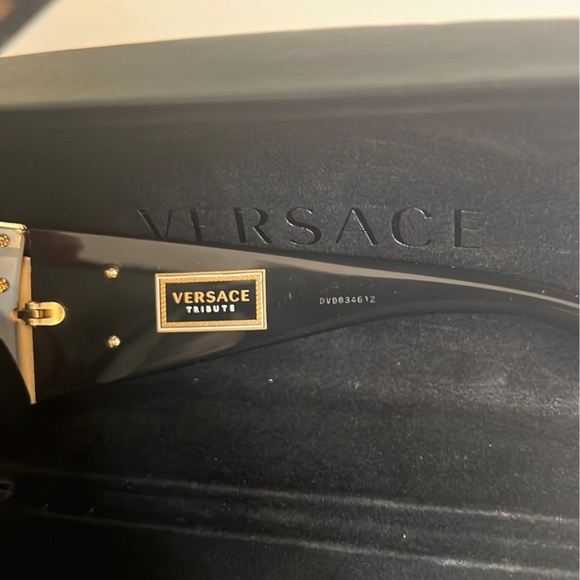 Versace Sunglasses - Unisex - Picture 10 of 11